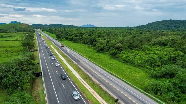 Trecho duplicado da BR-101 que dá acesso a Balneário Camboriú.
